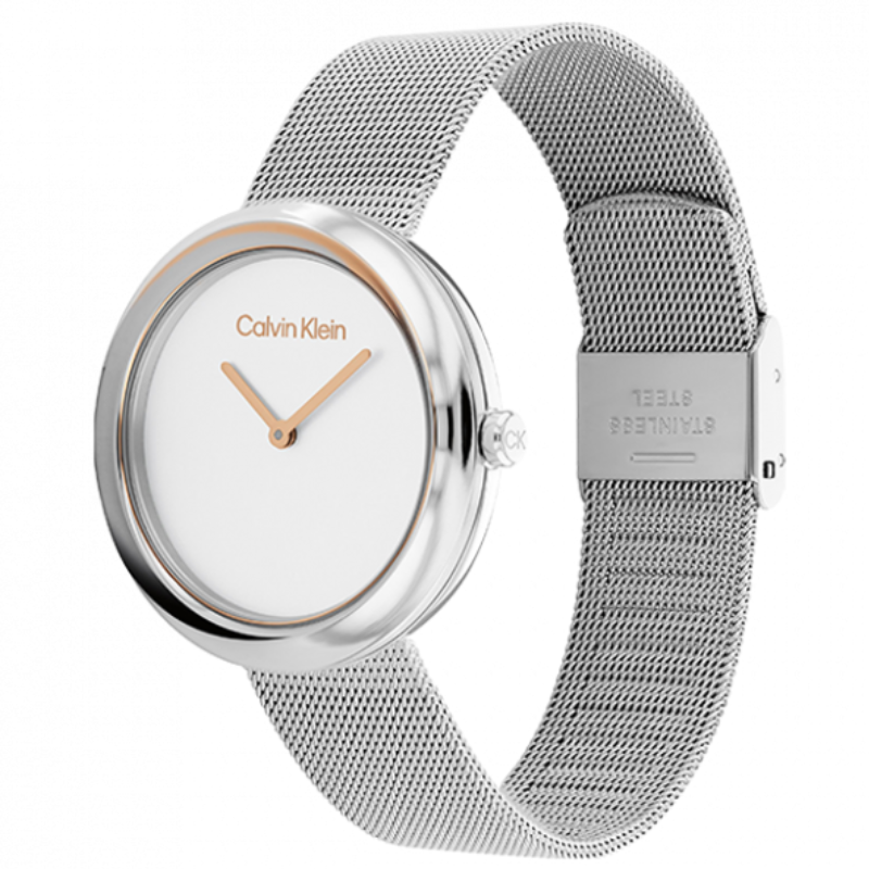 Montre Calvin Klein, Twisted Bezel, Métal Argenté, Quartz, affichage analogique, boîtier rond, bracelet en métal argenté, cadran épuré, étanchéité 30 mètres, sophistication urbaine, élégance contemporaine.