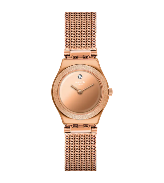 Petit par sa taille, grand par son impact ! Le style le plus scintillant (YSG166M) de l’année arbore un bracelet souple et brillant en tissu couleur or rose qui, associé à l’acier inoxydable robuste des montres IRONY, est un véritable spectacle à lui tout seul. Maintenant, imagine-toi associer cette montre à ta personnalité et à ta tenue. Rien ne pourra t’arrêter.